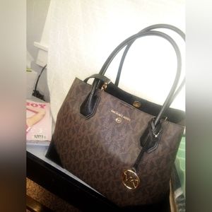 BROWN/BLACK LARGE MICHAEL KORS TOTE STYLE HANDBAG 100% AUTHENTIC
